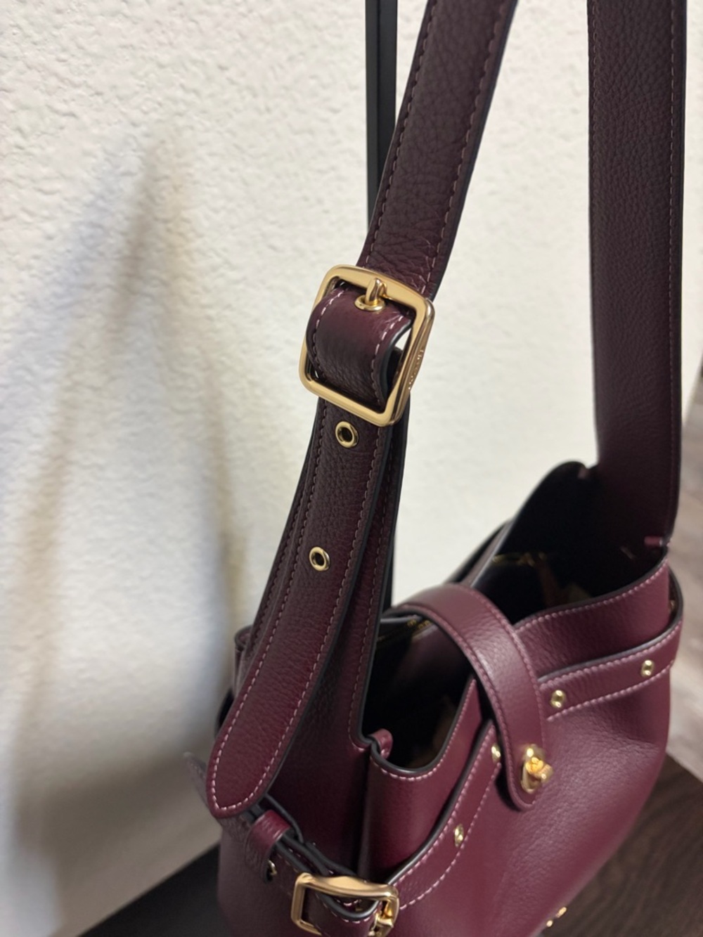 Coach Hadley Convertible Crossbody / Shoulder Bag in Burgundy/Merlot - Picture 7 of 15